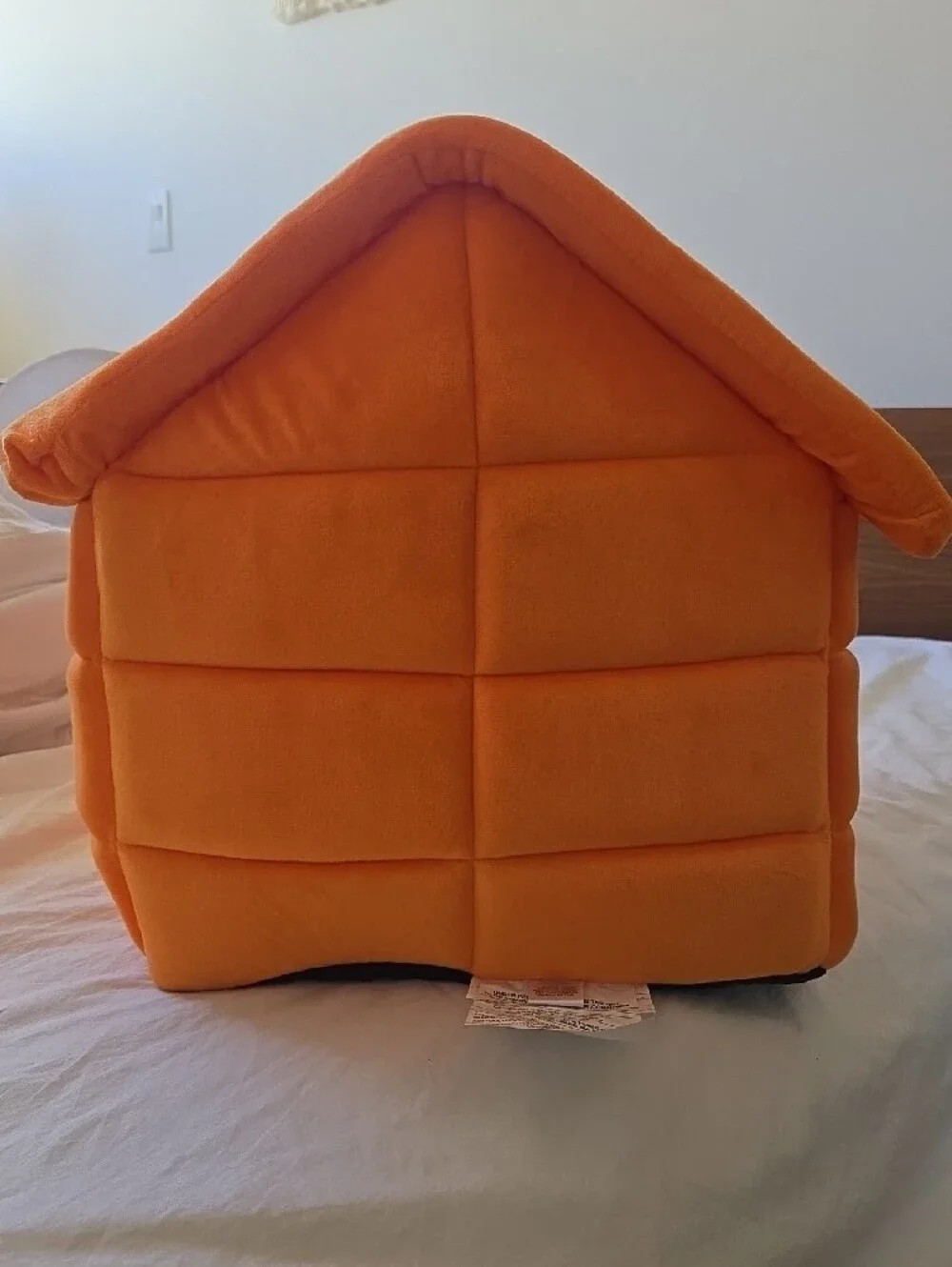 Peanuts NWT Halloween Orange Plush Pet Hut With Hanging Toy